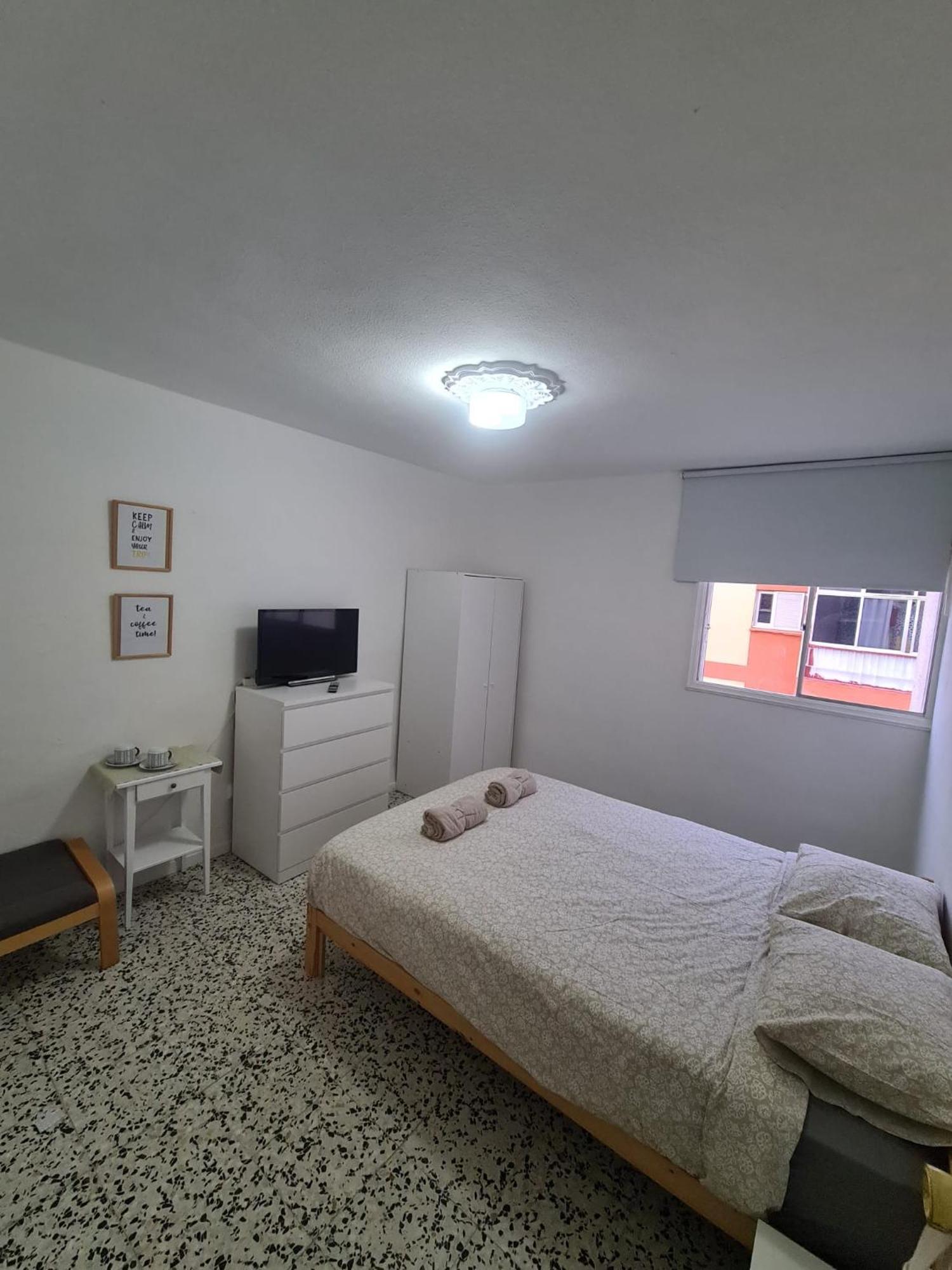 Eeb Private Room Habitacion Privada En Piso Compartido La Laguna  Extérieur photo